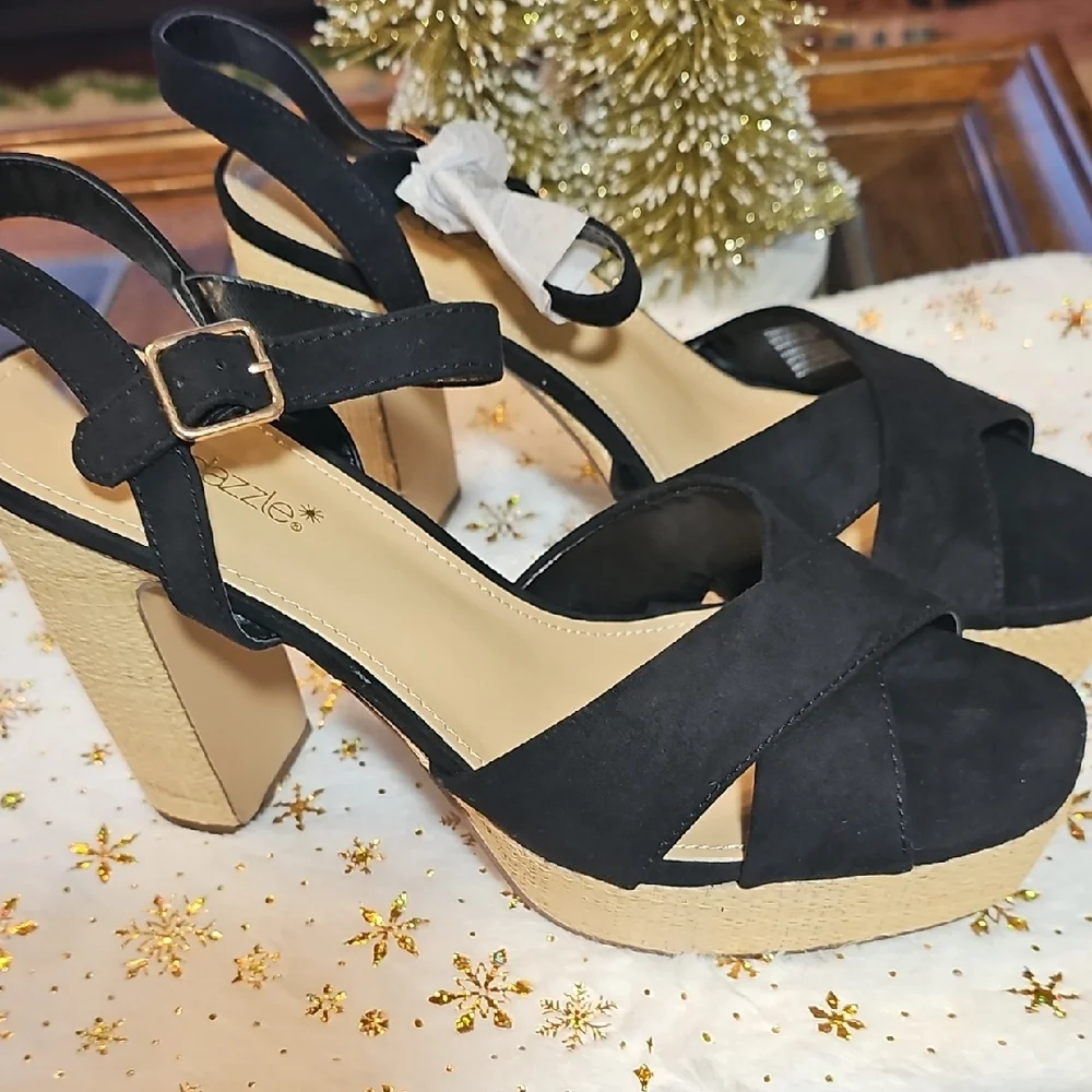 Shoe Dazzle Black and Tan Platform Sandals